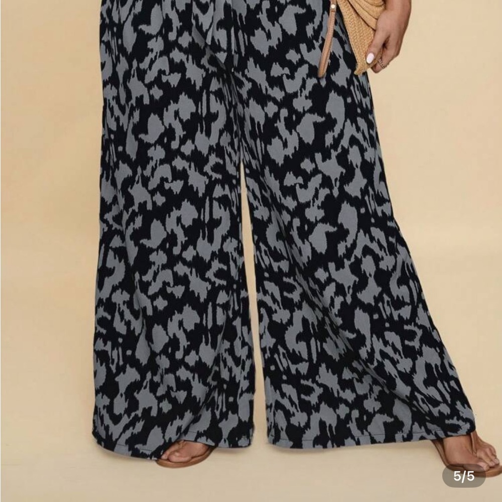 Stylish Black and Gray Wide-Leg Pants